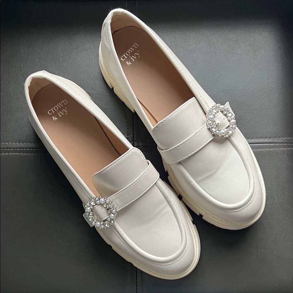 Crown & Ivy Women's Cream Ivory Loafers with Pearl Rhinestone Accent Size 9